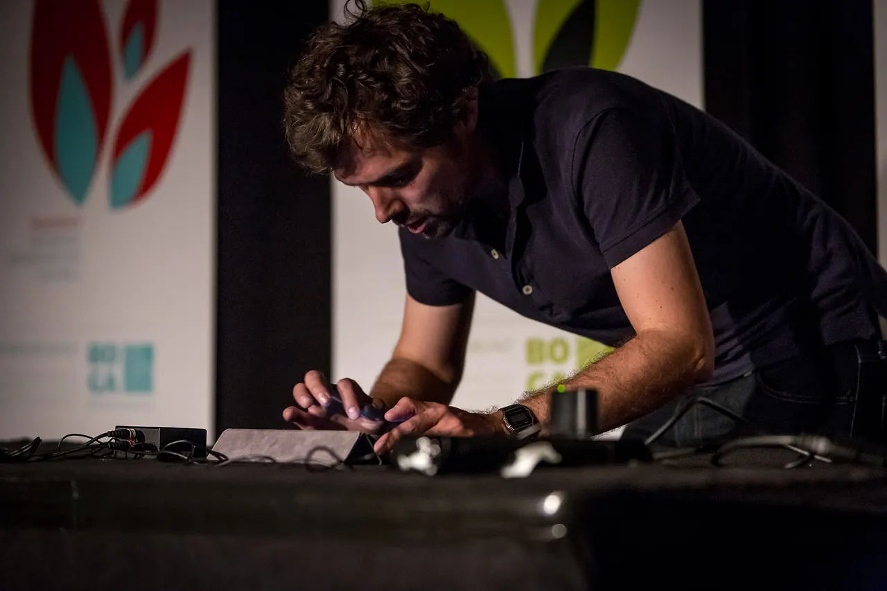 Alexandre Navarro live an Les Digitales Bern 2013, Botanischer Garten Bern – Foto 11 von 18