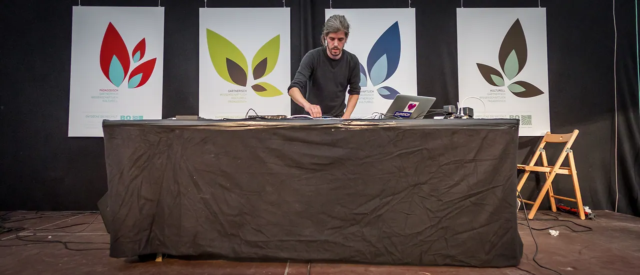 Asic live at Les Digitales Bern 2013, Botanischer Garten Bern – photo 4 of 11
