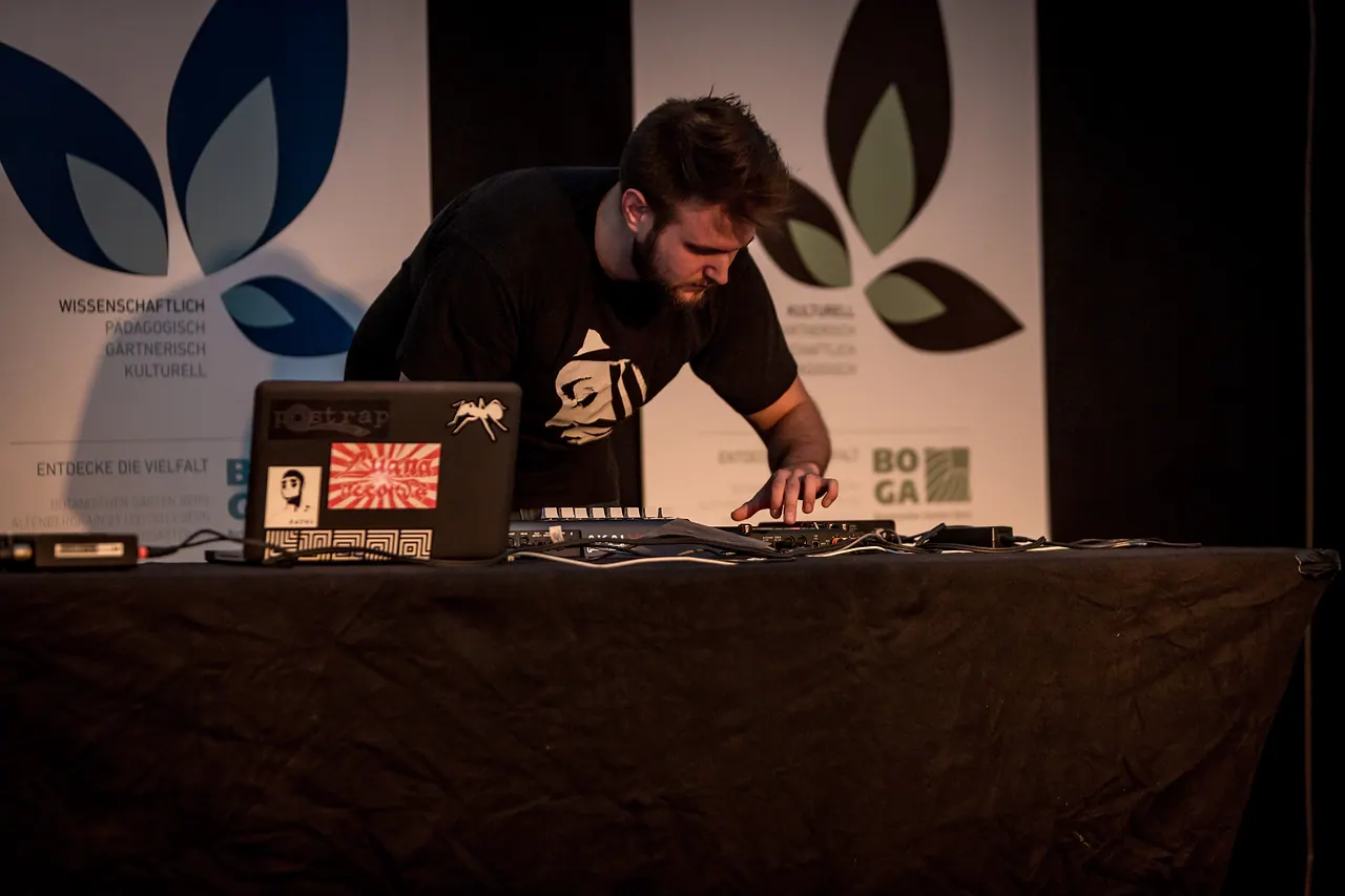 Azabeats live an Les Digitales Bern 2013, Botanischer Garten Bern – Foto 4 von 14