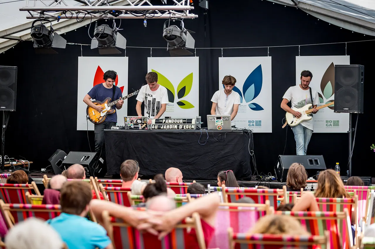 Pandour live an Les Digitales Bern 2013, Botanischer Garten Bern – Foto 9 von 16