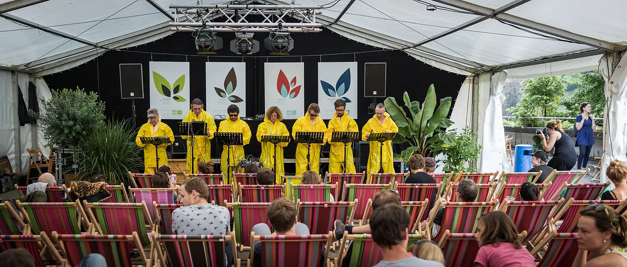 Das Volca Massaker Orchester live an Les Digitales Bern 2014, Botanischer Garten Bern – Foto 6 von 27