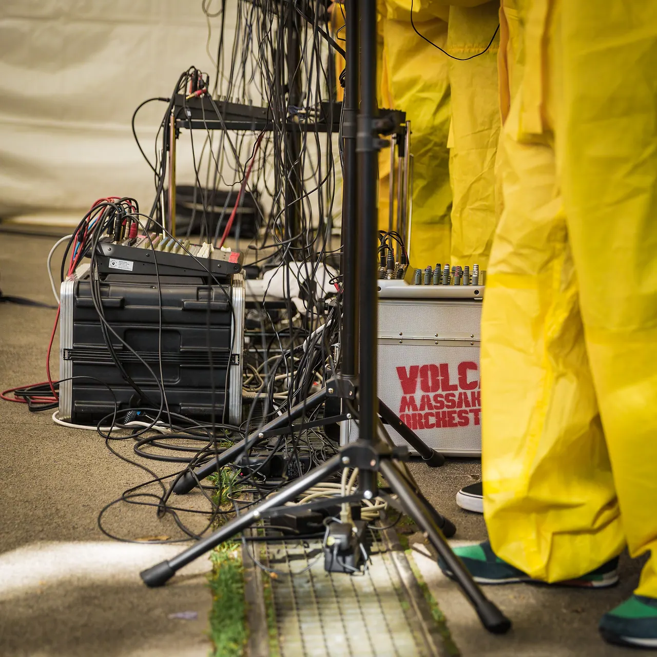 Das Volca Massaker Orchester live an Les Digitales Bern 2014, Botanischer Garten Bern – Foto 11 von 27