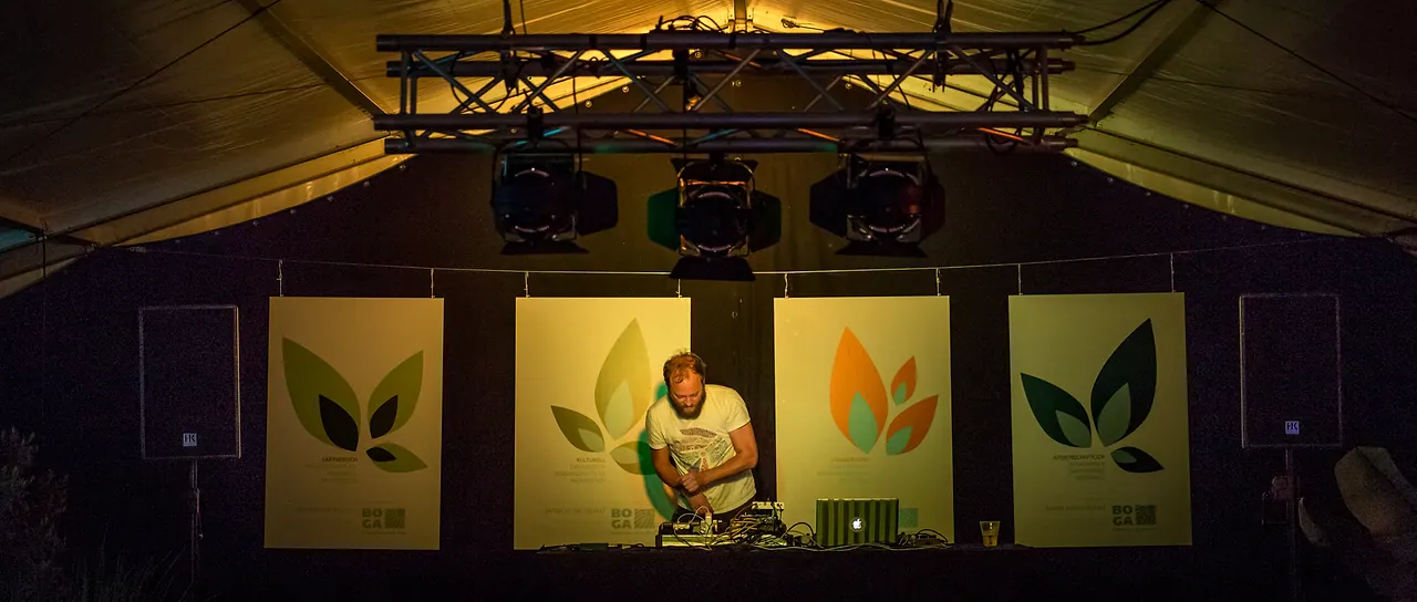Dubokaj live an Les Digitales Bern 2014, Botanischer Garten Bern – Foto 11 von 20