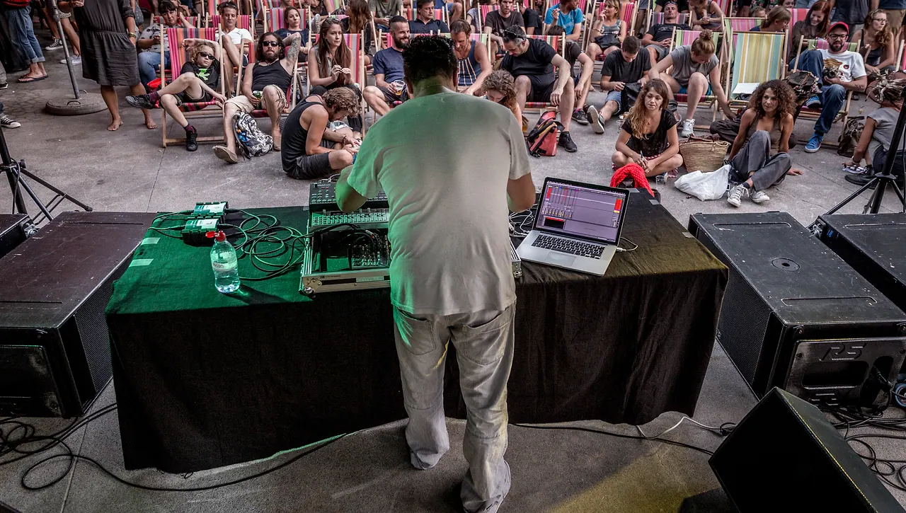 Franco Mento live an Les Digitales Bern 2015, Botanischer Garten Bern – Foto 10 von 12