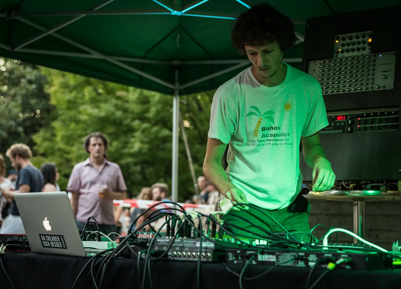 Morb live an Les Digitales Bern 2015, Botanischer Garten Bern – Foto 2 von 11