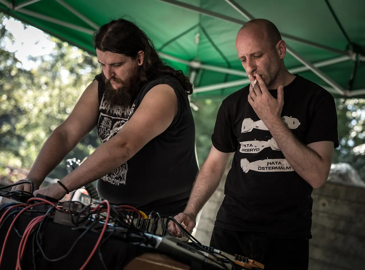 Mulo Muto meets Nagel live at Les Digitales Bern 2015, Botanischer Garten Bern – photo 2 of 29