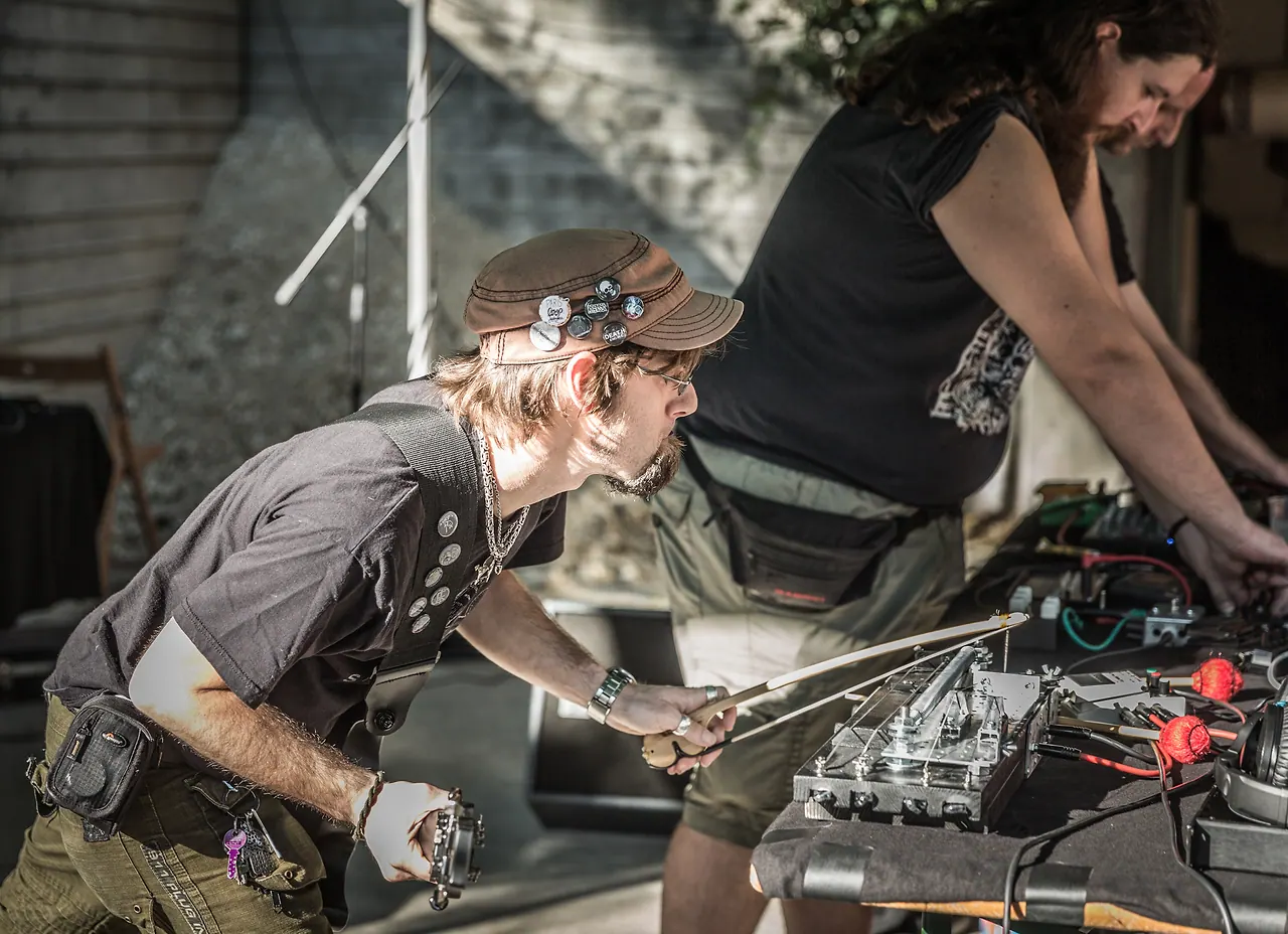Mulo Muto meets Nagel live at Les Digitales Bern 2015, Botanischer Garten Bern – photo 7 of 29