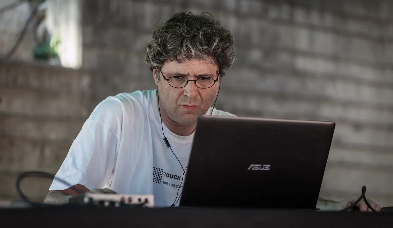 Thierry Charollais live an Les Digitales Bern 2015, Botanischer Garten Bern – Foto 2 von 6