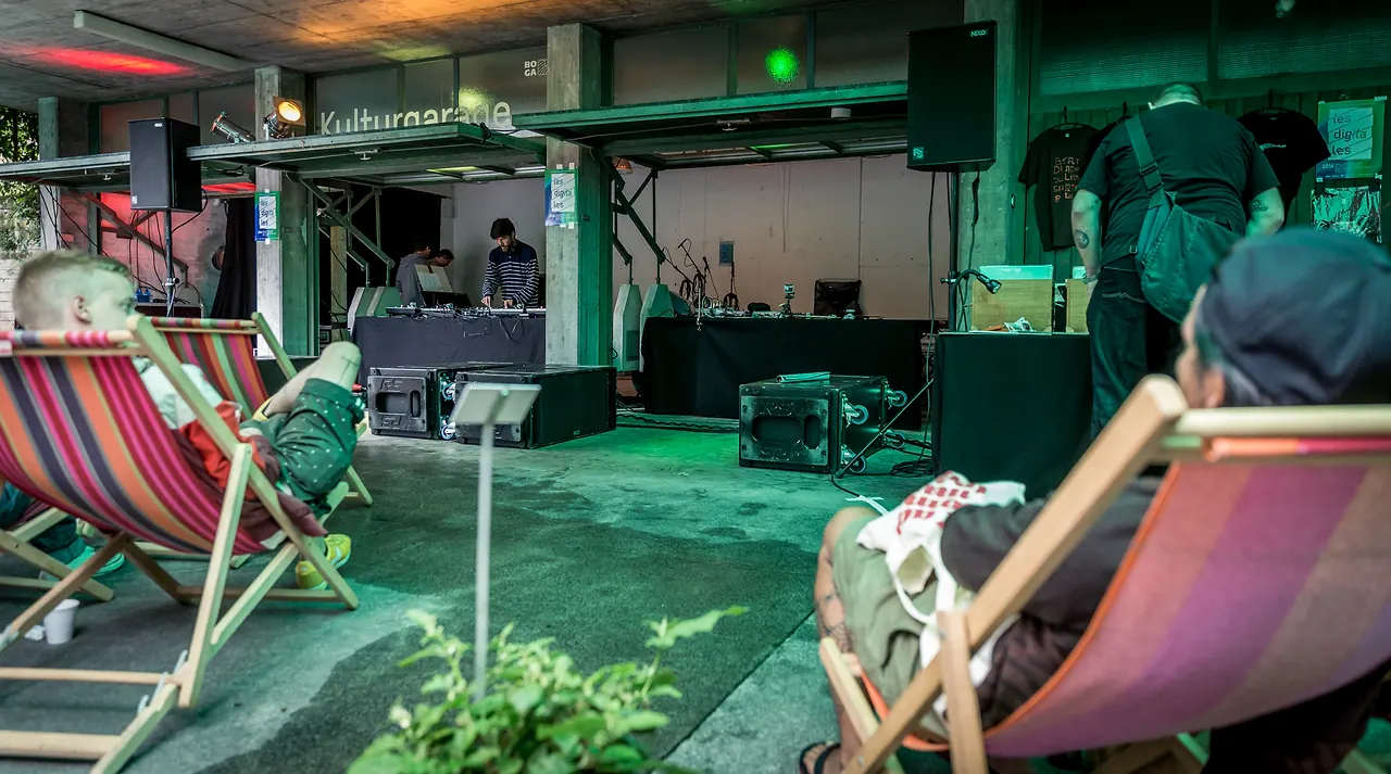 Arem live an Les Digitales Bern 2016, Botanischer Garten Bern – Foto 4 von 13