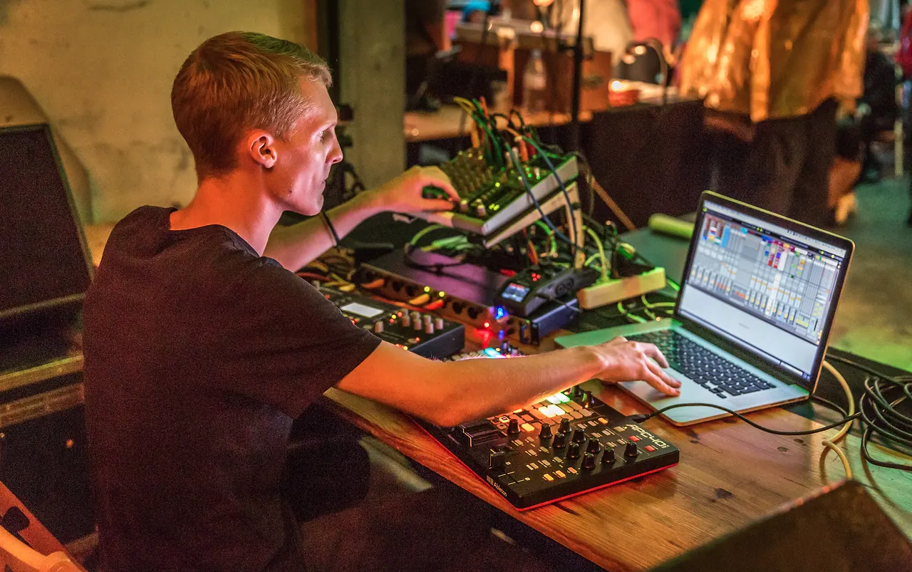 Hetan live an Les Digitales Bern 2016, Botanischer Garten Bern – Foto 3 von 12