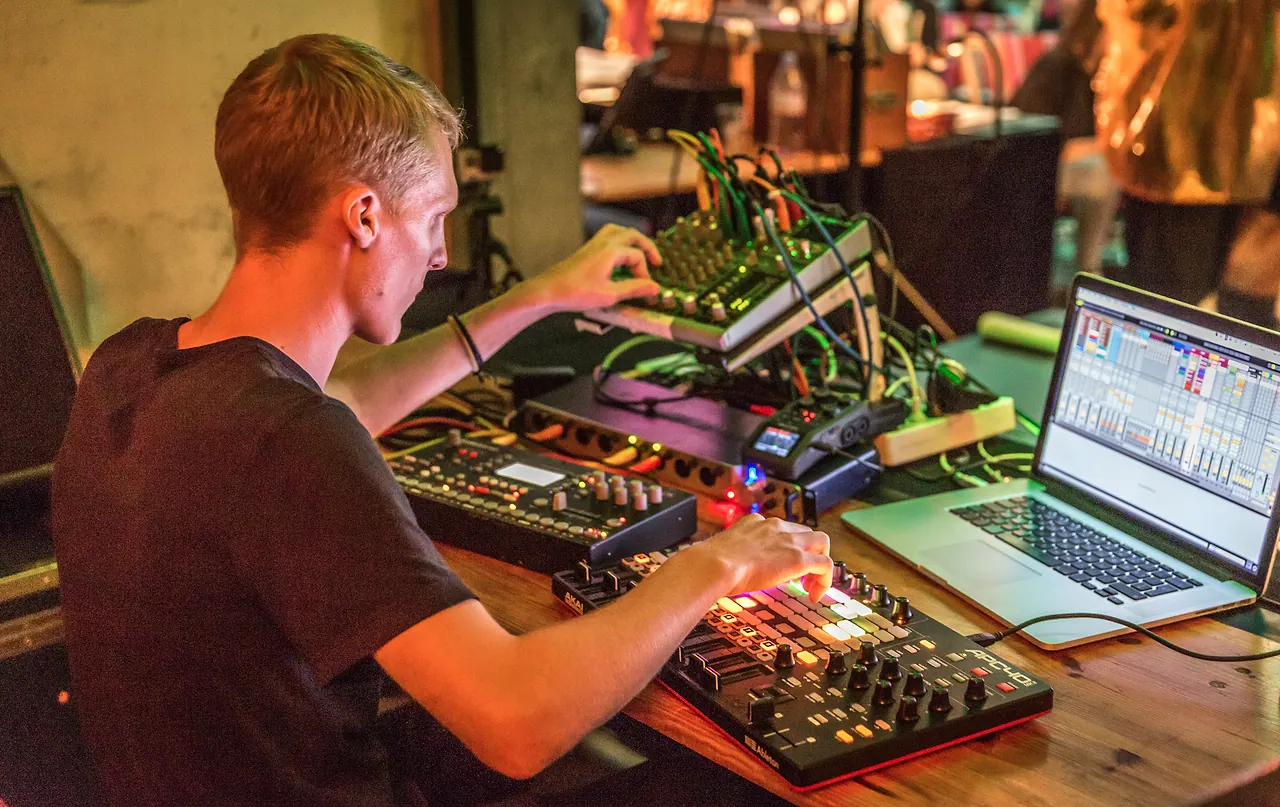 Hetan live an Les Digitales Bern 2016, Botanischer Garten Bern – Foto 4 von 12