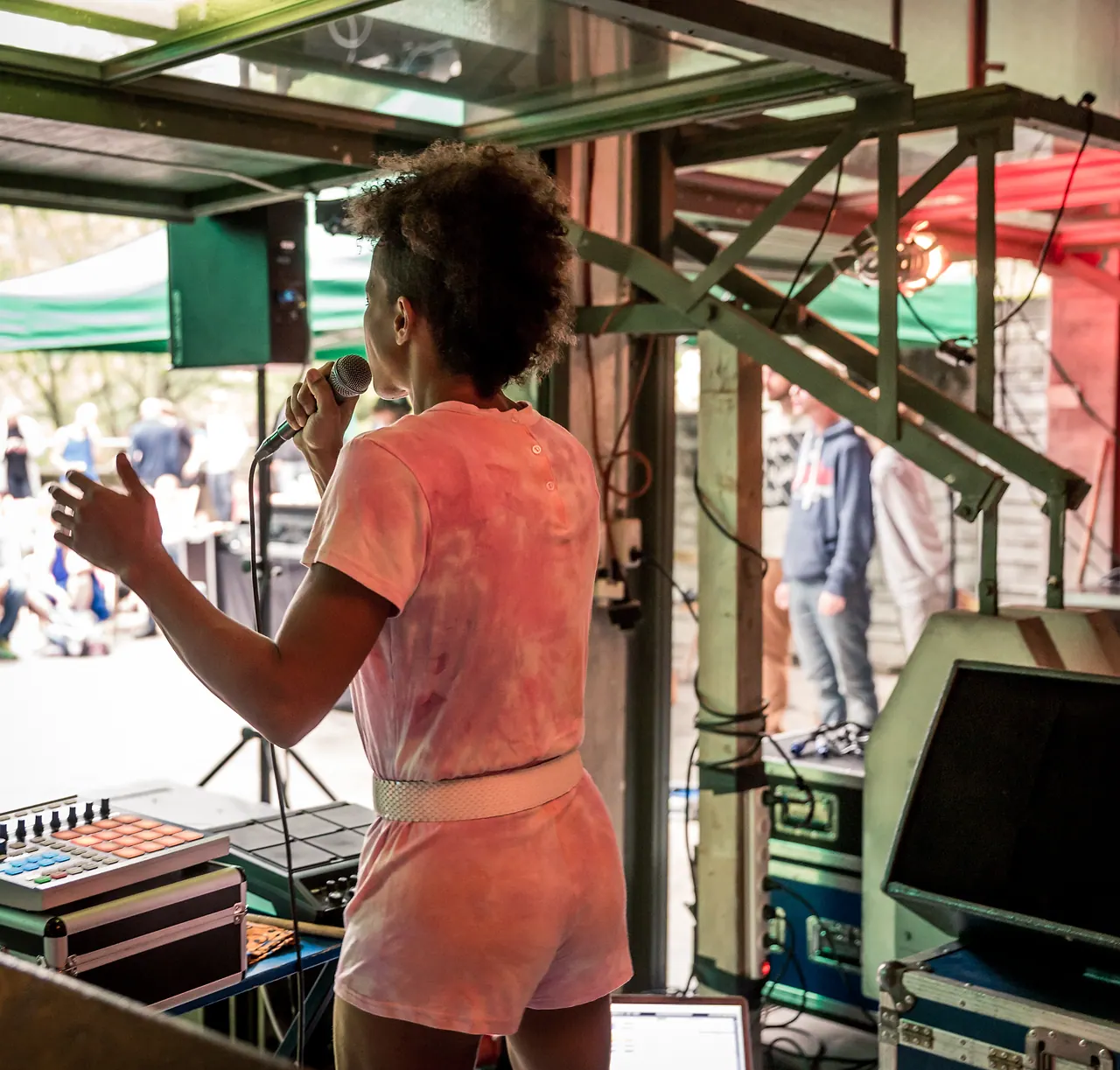 Sissy Fox live an Les Digitales Bern 2016, Botanischer Garten Bern – Foto 3 von 11