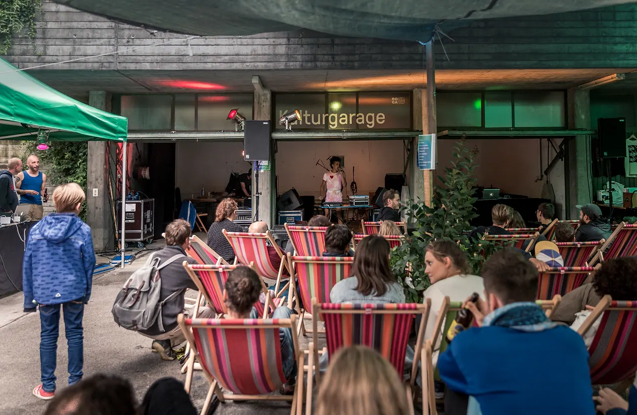 Sissy Fox live an Les Digitales Bern 2016, Botanischer Garten Bern – Foto 5 von 11