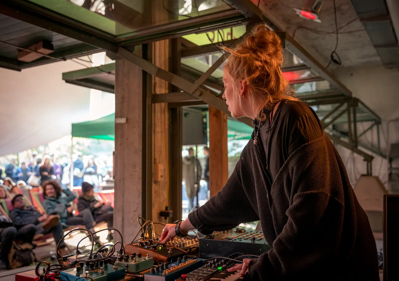 Das Reum live an Les Digitales Bern 2017, Botanischer Garten Bern – Foto 5 von 16