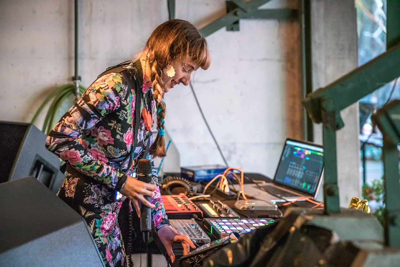 Jessiquoi live an Les Digitales Bern 2017, Botanischer Garten Bern – Foto 9 von 21