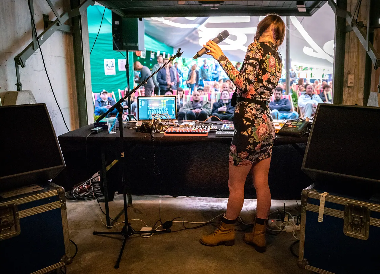 Jessiquoi live an Les Digitales Bern 2017, Botanischer Garten Bern – Foto 13 von 21