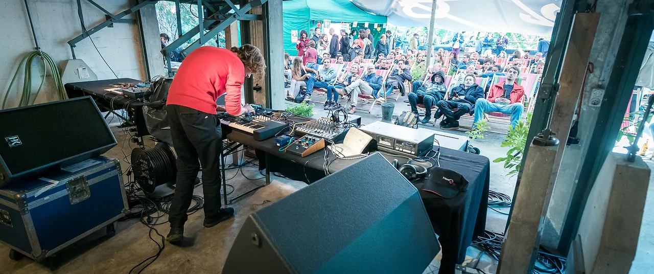 Layer V live an Les Digitales Bern 2017, Botanischer Garten Bern – Foto 3 von 18