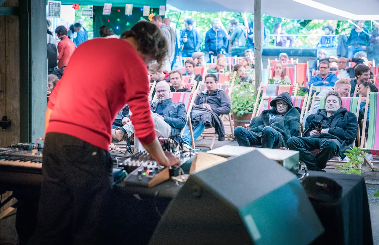 Layer V live an Les Digitales Bern 2017, Botanischer Garten Bern – Foto 8 von 18