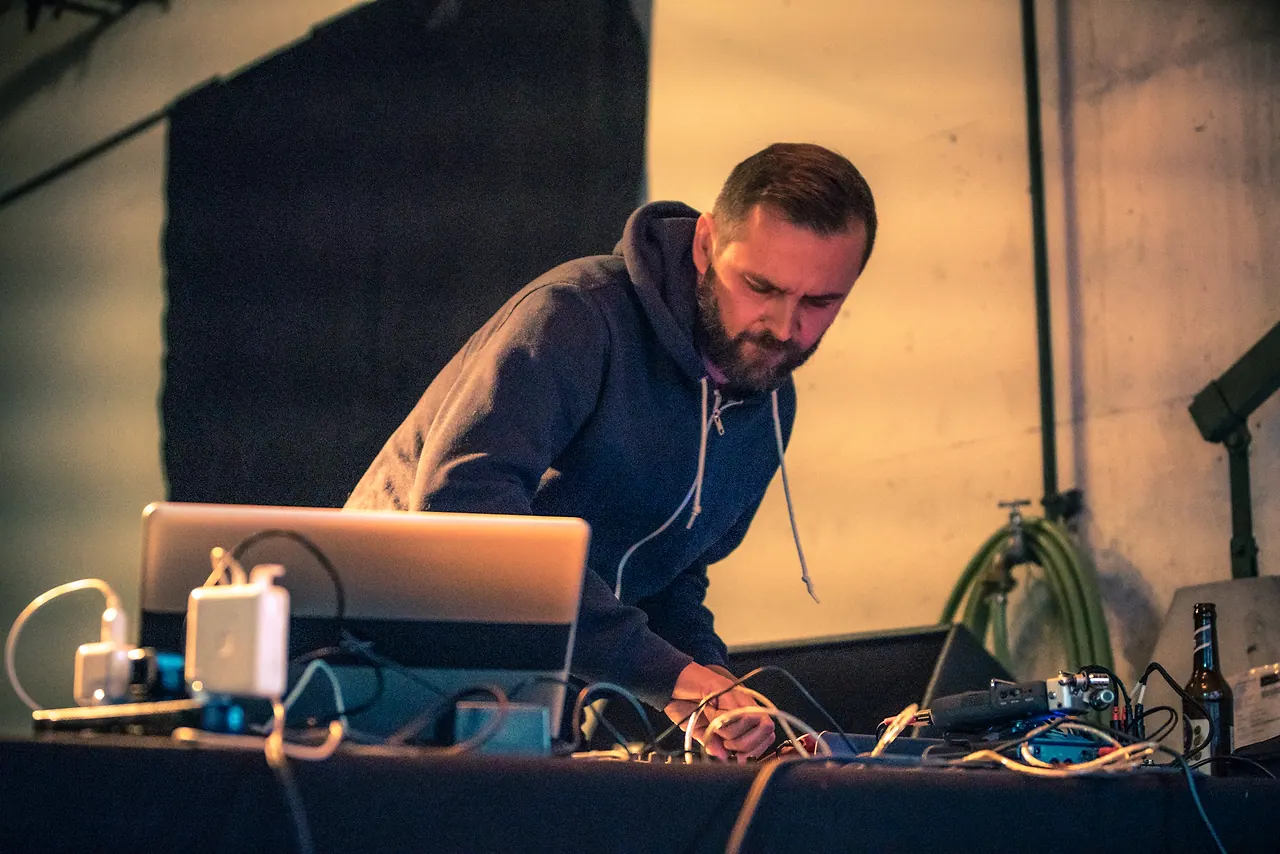 Play/Pause live an Les Digitales Bern 2017, Botanischer Garten Bern – Foto 6 von 17