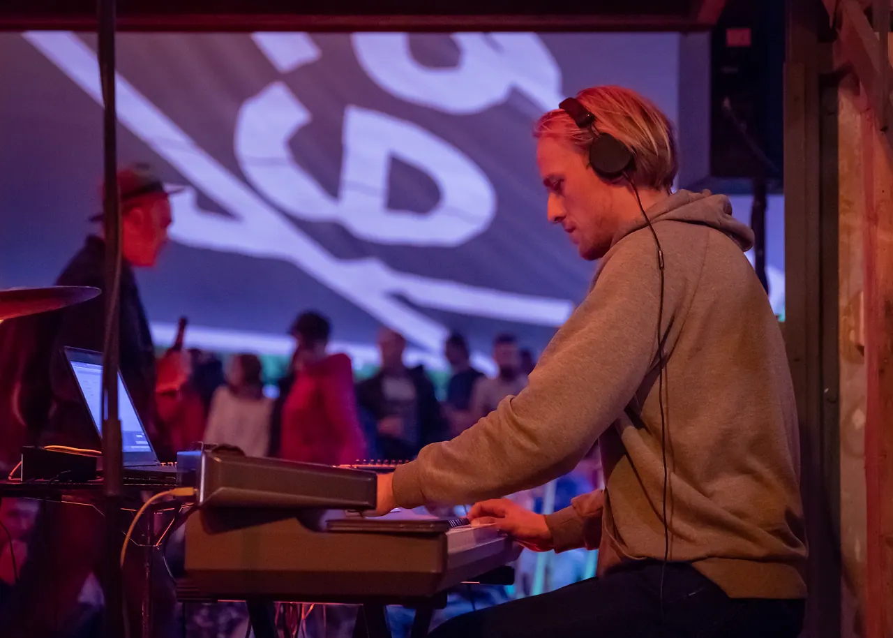 Braun live an Les Digitales Bern 2018, Botanischer Garten Bern – Foto 6 von 23