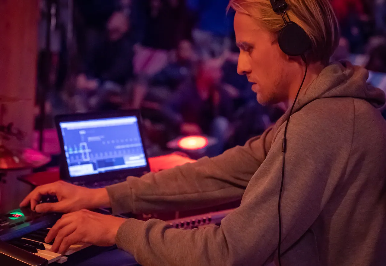 Braun live an Les Digitales Bern 2018, Botanischer Garten Bern – Foto 10 von 23