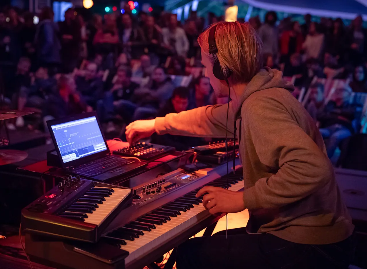 Braun live an Les Digitales Bern 2018, Botanischer Garten Bern – Foto 11 von 23