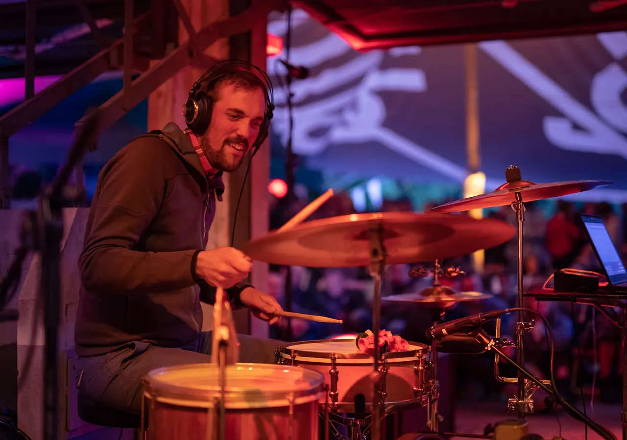 Braun live an Les Digitales Bern 2018, Botanischer Garten Bern – Foto 16 von 23