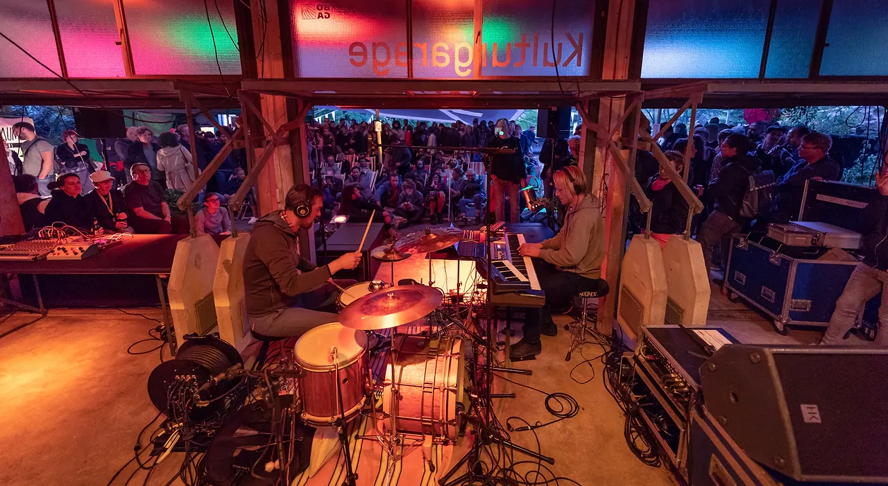 Braun live an Les Digitales Bern 2018, Botanischer Garten Bern – Foto 23 von 23