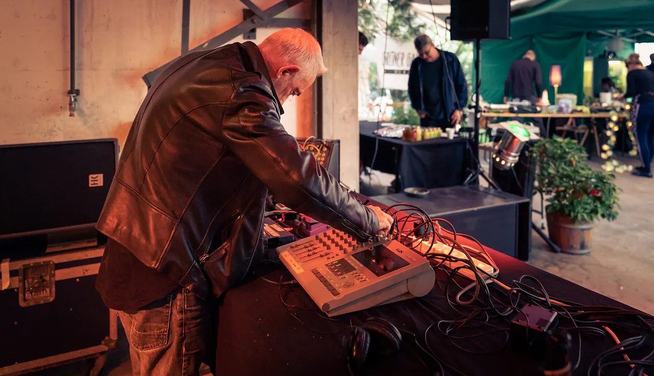 Dynamic Noise Unlimited d.n.u.l. live an Les Digitales Bern 2018, Botanischer Garten Bern – Foto 9 von 21
