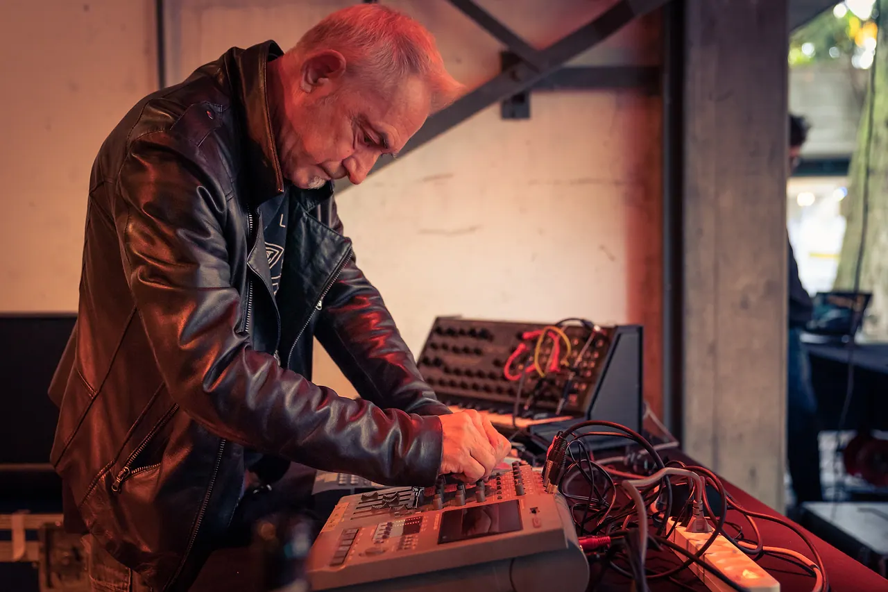 Dynamic Noise Unlimited d.n.u.l. live an Les Digitales Bern 2018, Botanischer Garten Bern – Foto 14 von 21