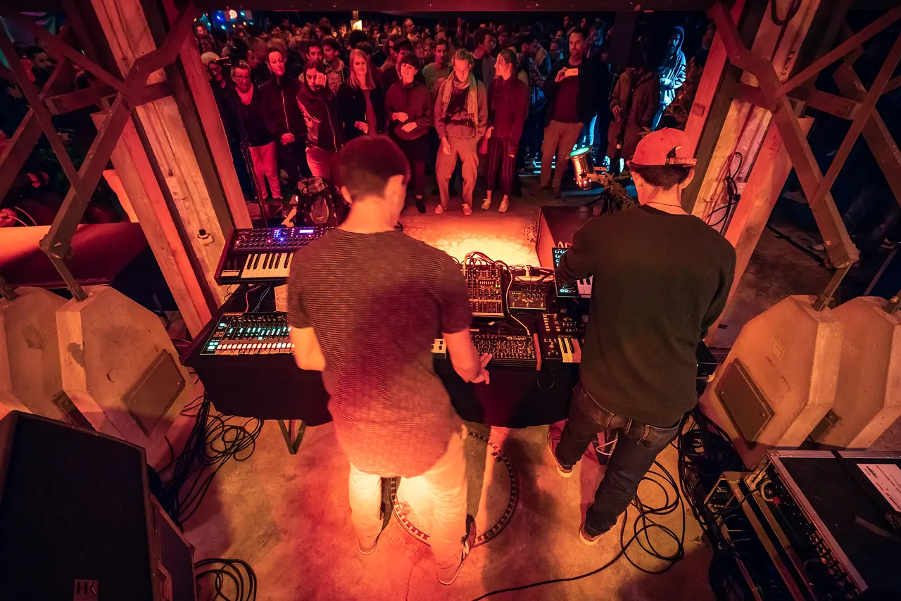 E&A Rüeger live an Les Digitales Bern 2018, Botanischer Garten Bern – Foto 10 von 17
