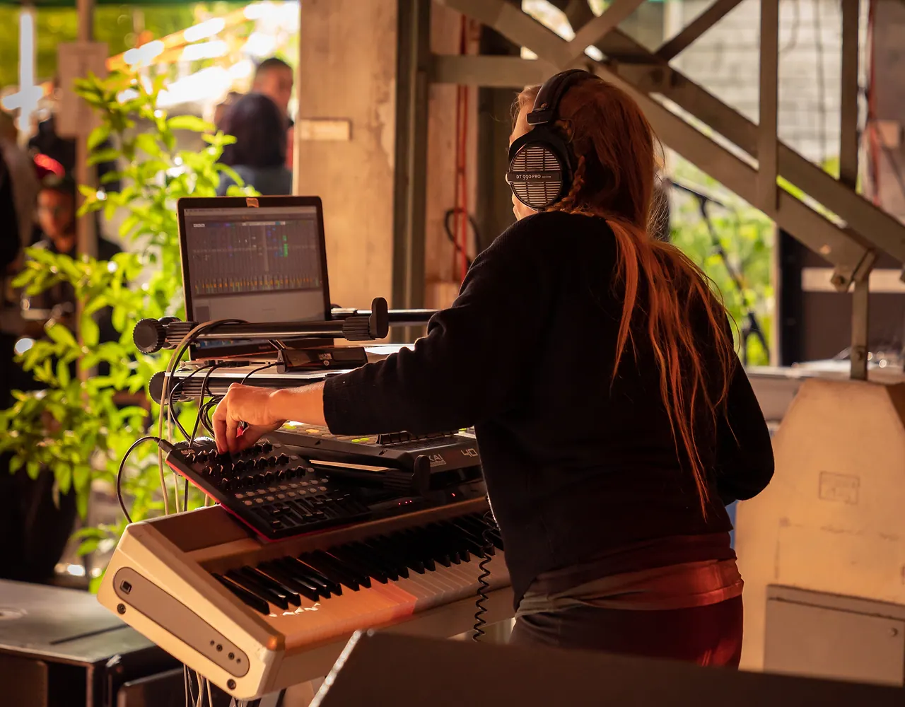 Maria Capelli live an Les Digitales Bern 2018, Botanischer Garten Bern – Foto 11 von 13