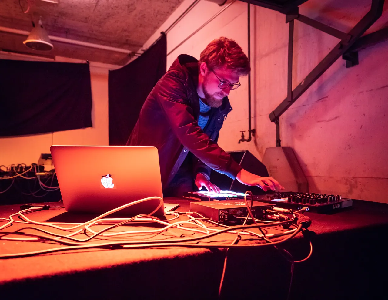 Nikolas Wabe live at Les Digitales Bern 2018, Botanischer Garten Bern – photo 4 of 15