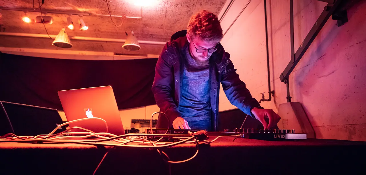 Nikolas Wabe live at Les Digitales Bern 2018, Botanischer Garten Bern – photo 6 of 15