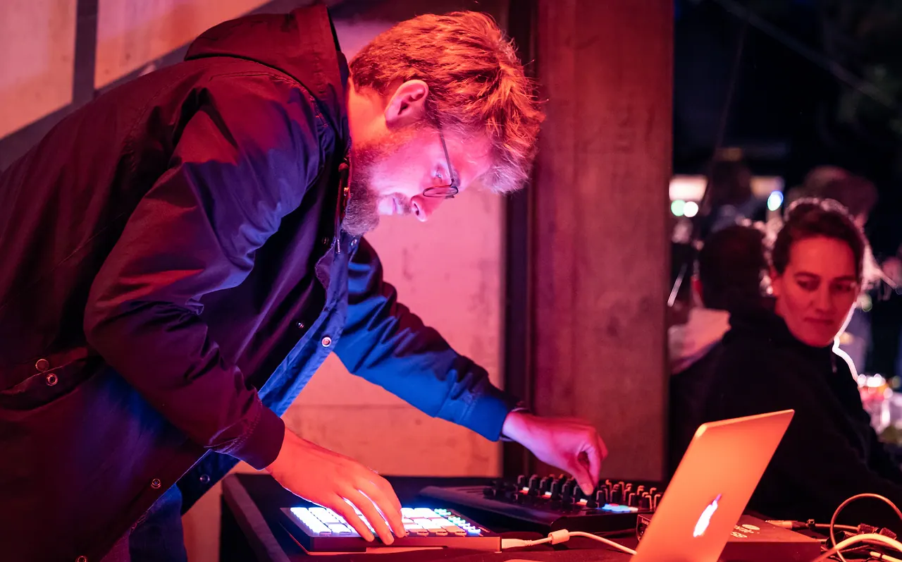 Nikolas Wabe live at Les Digitales Bern 2018, Botanischer Garten Bern – photo 15 of 15