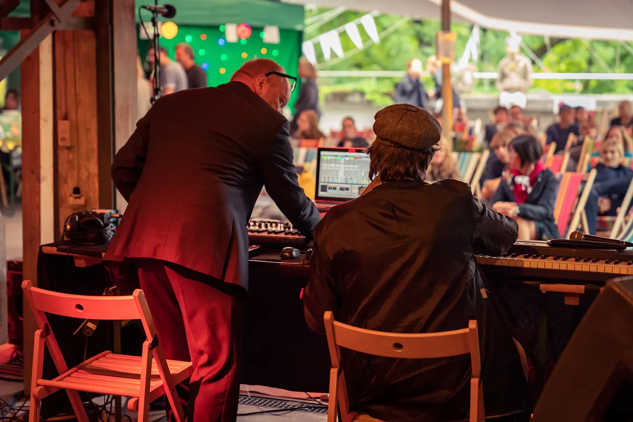 OzmoZ live an Les Digitales Bern 2018, Botanischer Garten Bern – Foto 7 von 19