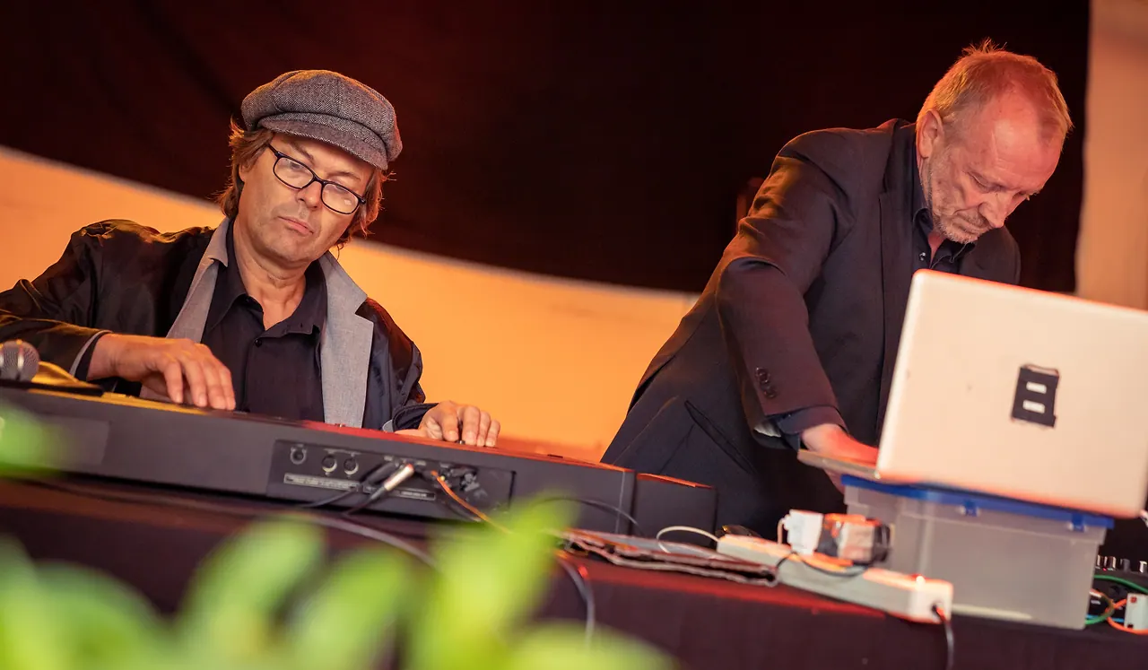 OzmoZ live an Les Digitales Bern 2018, Botanischer Garten Bern – Foto 12 von 19