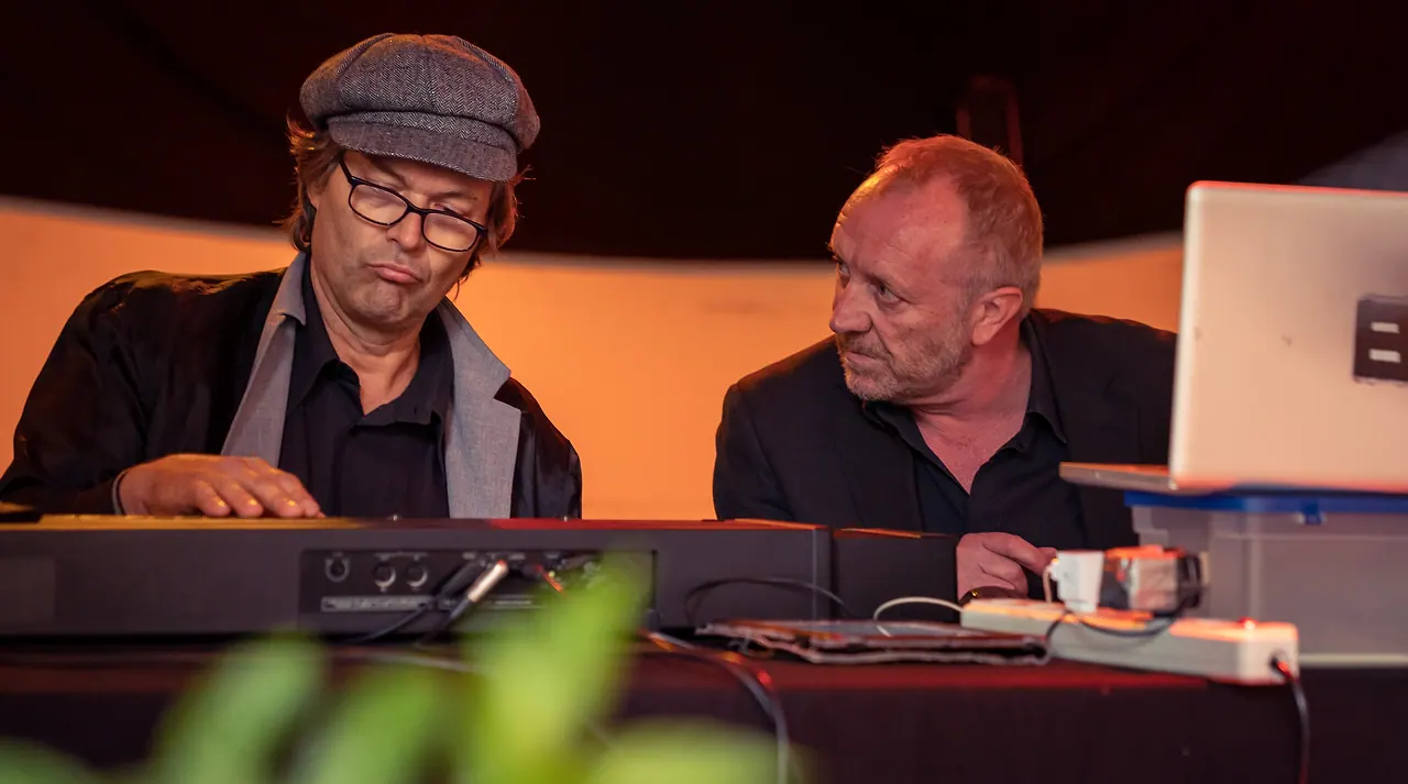 OzmoZ live an Les Digitales Bern 2018, Botanischer Garten Bern – Foto 15 von 19