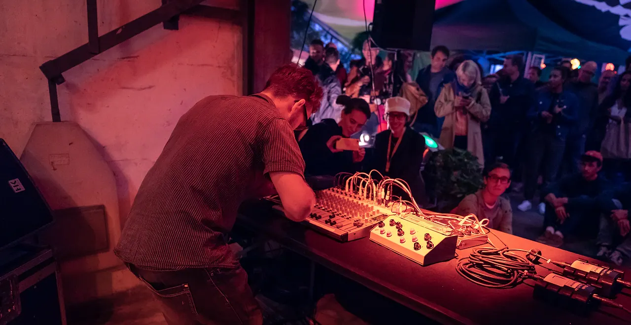 Simon Grab live an Les Digitales Bern 2018, Botanischer Garten Bern – Foto 3 von 23