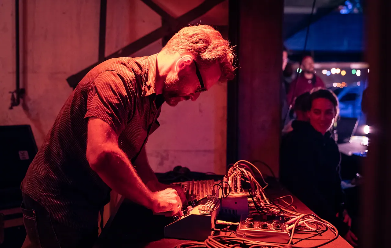 Simon Grab live an Les Digitales Bern 2018, Botanischer Garten Bern – Foto 7 von 23