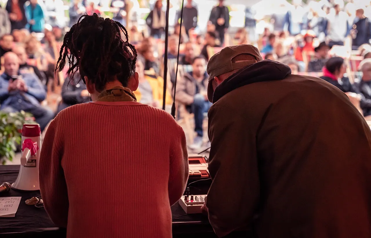 Tim & Puma Mimi live an Les Digitales Bern 2018, Botanischer Garten Bern – Foto 2 von 12