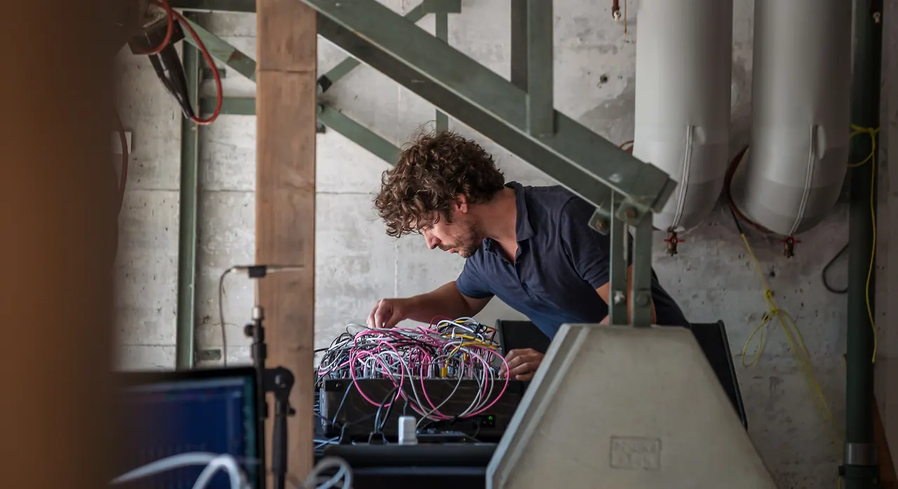 aroom [temp] live an Les Digitales Bern 2019, Botanischer Garten Bern – Foto 2 von 12