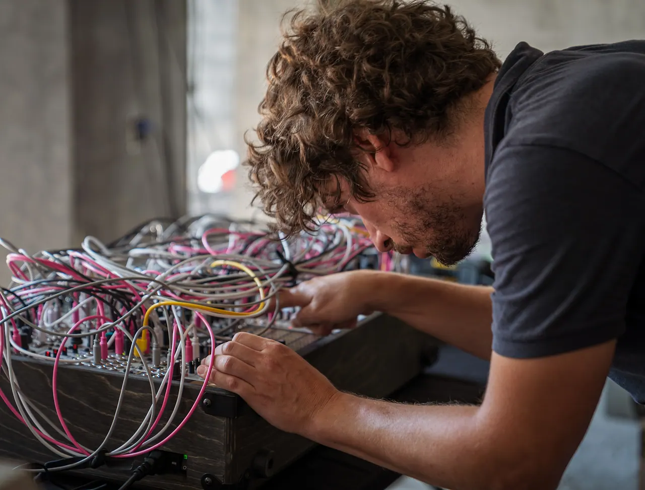 aroom [temp] live an Les Digitales Bern 2019, Botanischer Garten Bern – Foto 5 von 12