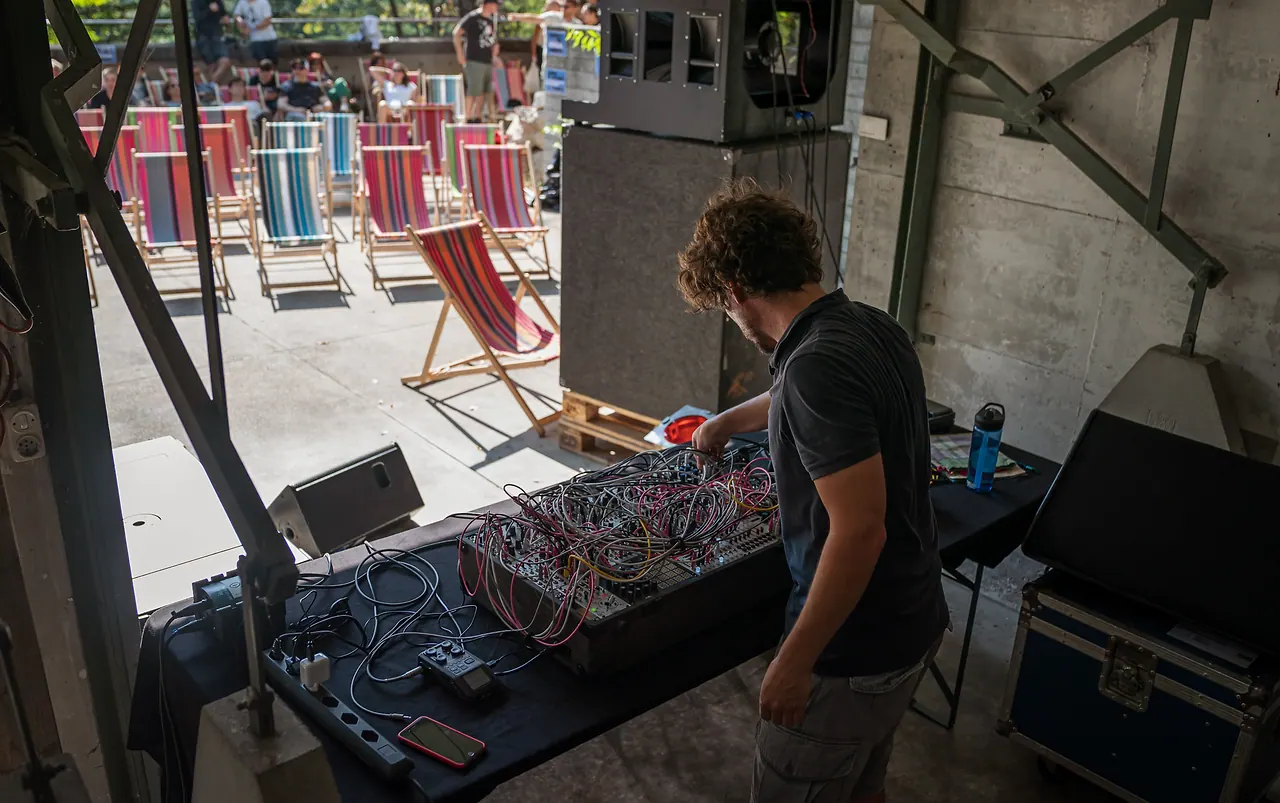 aroom [temp] live an Les Digitales Bern 2019, Botanischer Garten Bern – Foto 10 von 12