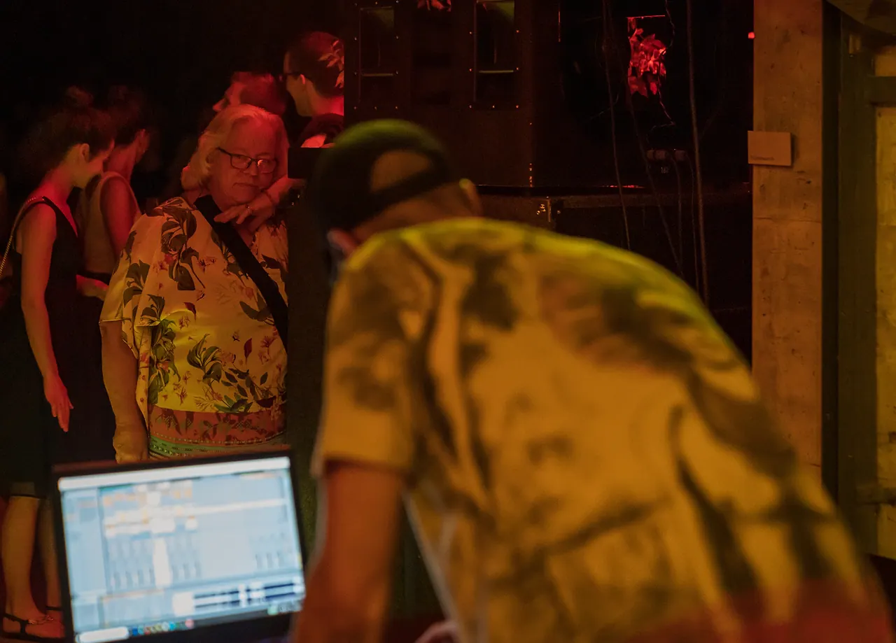 Adriano Mirabile live an Les Digitales Bern 2019, Botanischer Garten Bern – Foto 12 von 12