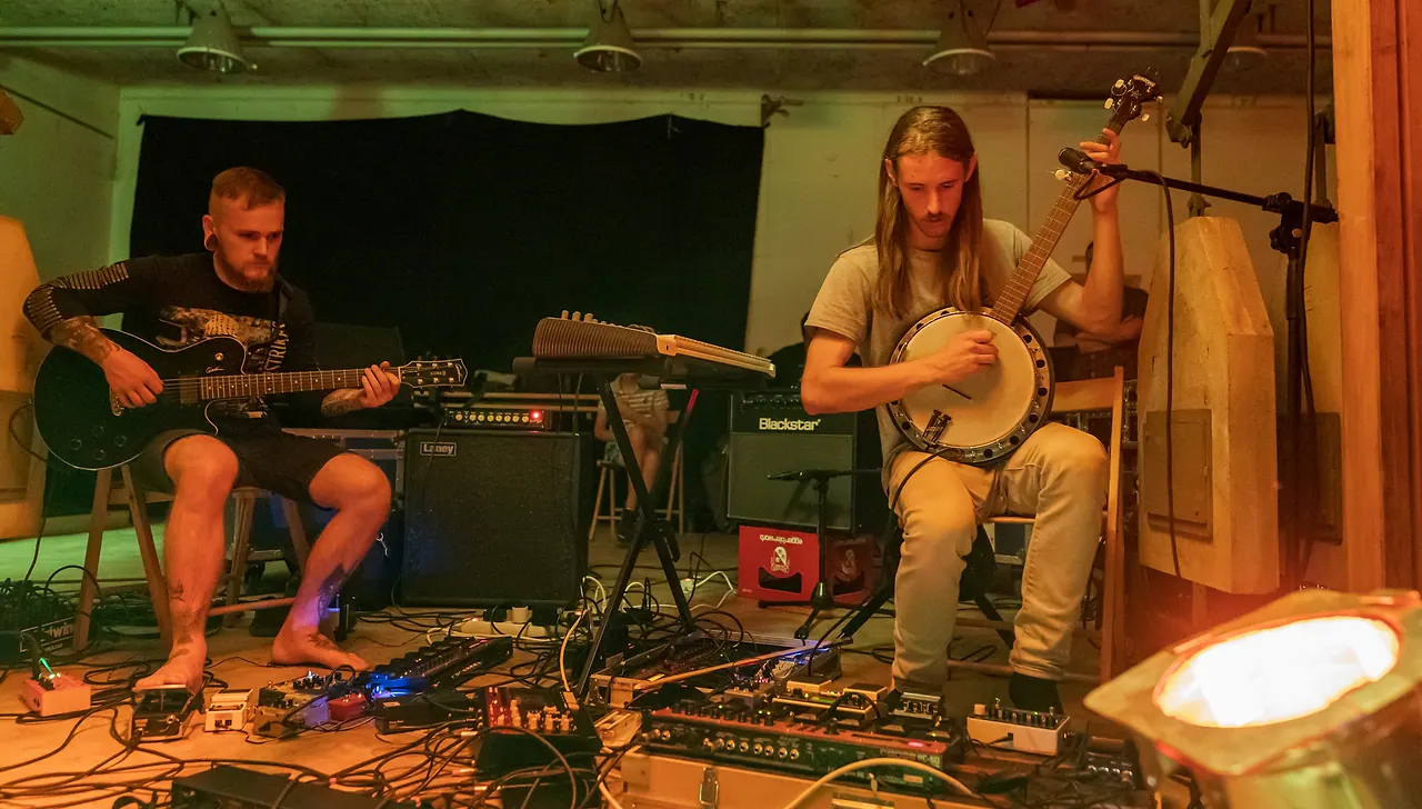 Swamp Flower Rhyme live an Les Digitales Bern 2019, Botanischer Garten Bern – Foto 8 von 22