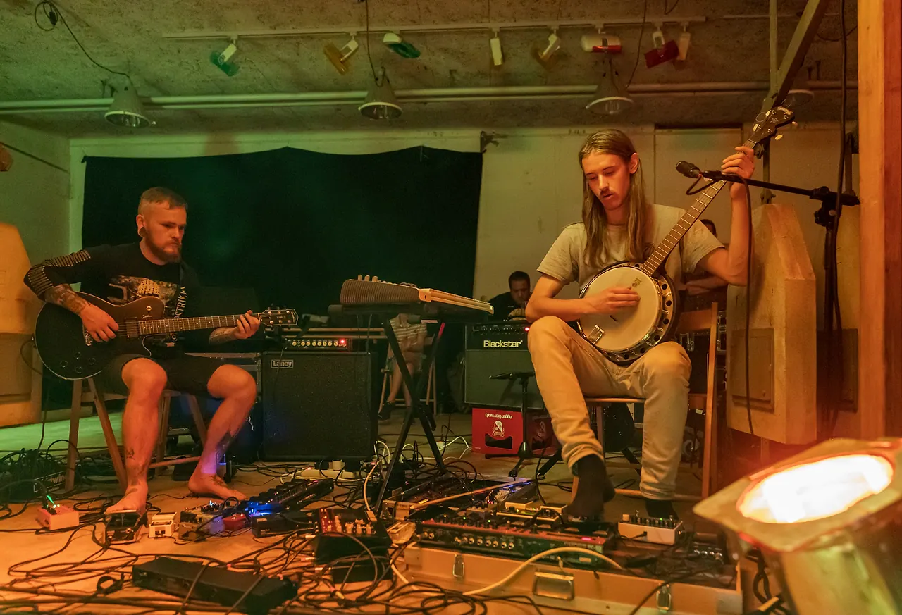 Swamp Flower Rhyme live an Les Digitales Bern 2019, Botanischer Garten Bern – Foto 9 von 22