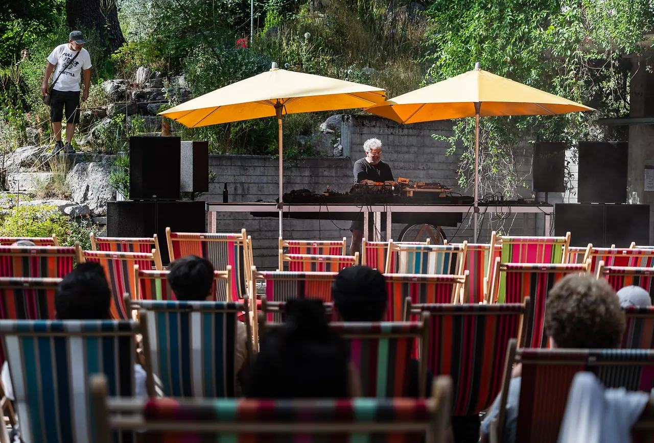 Black Box Bricolage live an Les Digitales Bern 2023, Botanischer Garten Bern – Foto 21 von 29