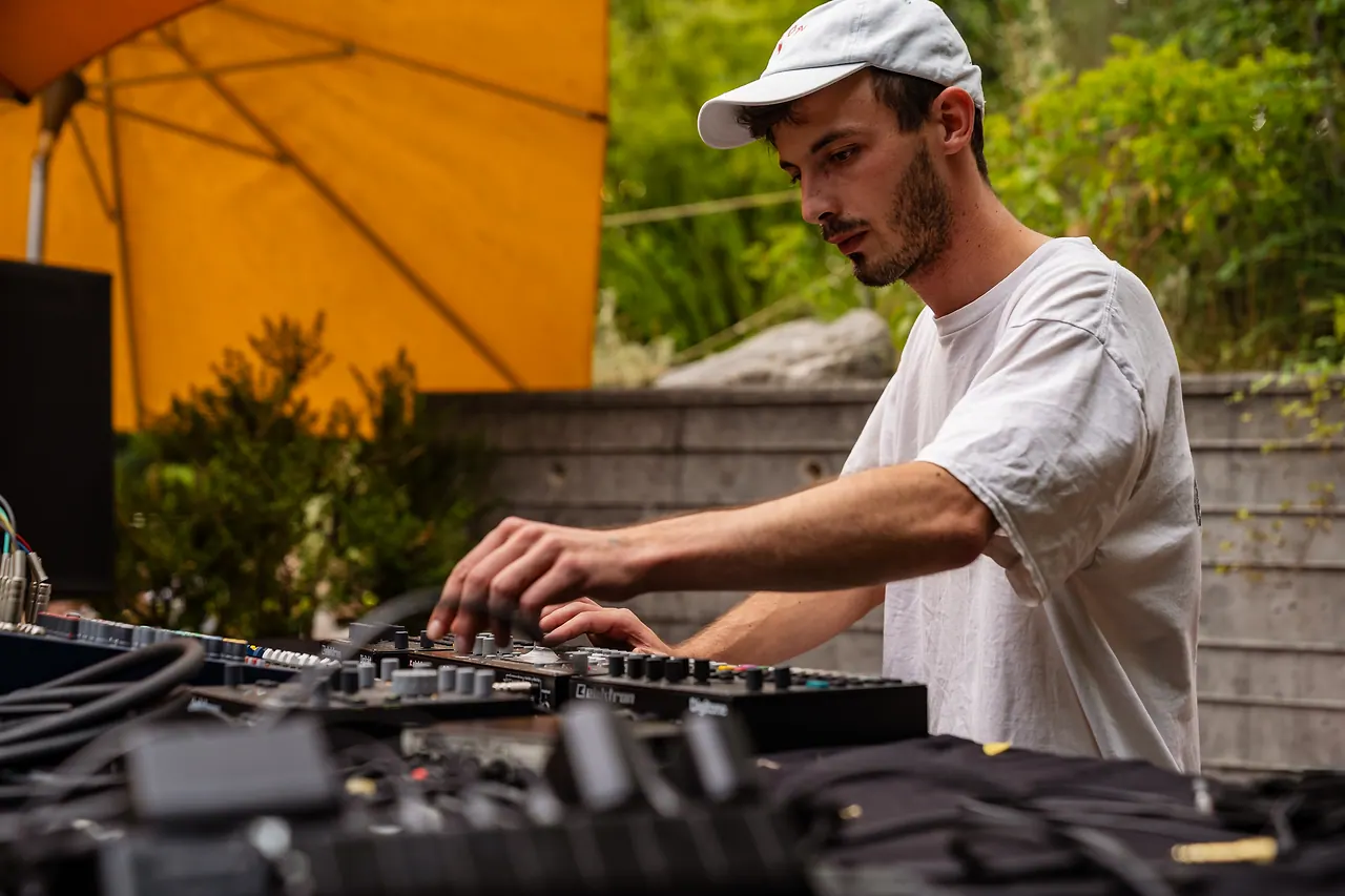 Fels live an Les Digitales Bern 2023, Botanischer Garten Bern – Foto 5 von 19