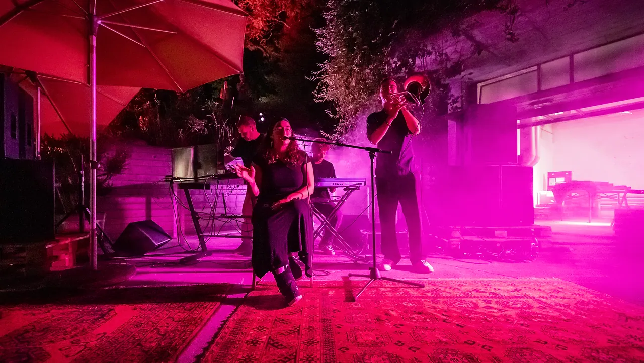 Lumia Sylko live an Les Digitales Bern 2023, Botanischer Garten Bern – Foto 14 von 15